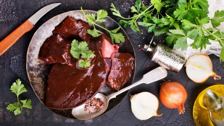 Świeża wątróbka wołowa