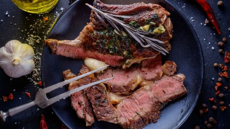 Antrykot wołowy na patelni
