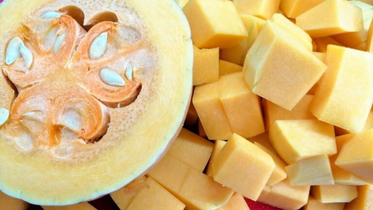 Pokrojona dynia, przygotowana do gotowania