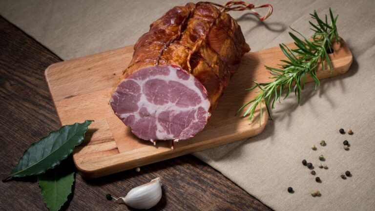 Baleron wieprzowy - pyszna wędlina przygotowana z karkówki