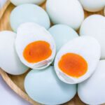 Ugotowane na twardo jajka kaczki