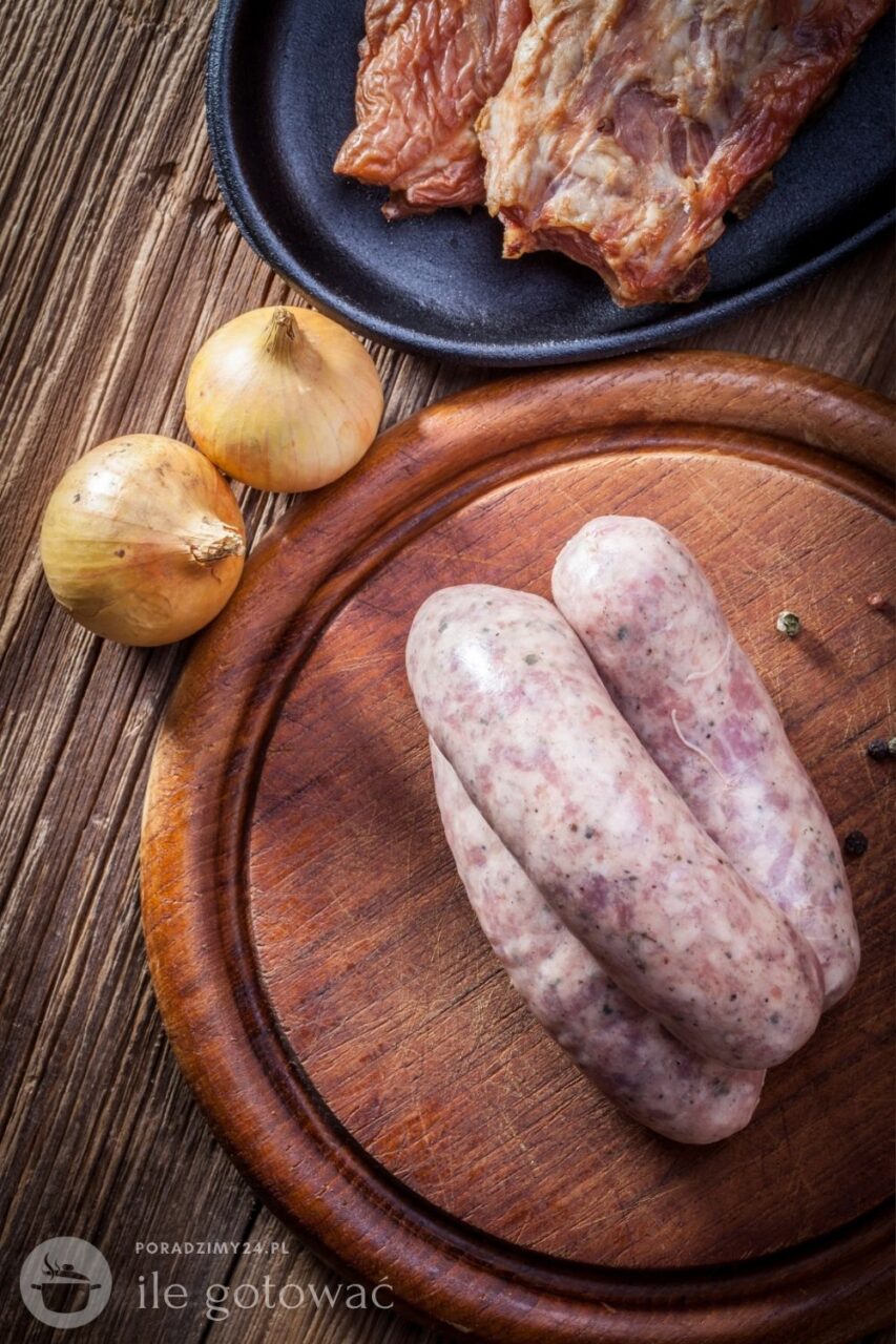 Jak gotowa białą kiełbasę, żeby nie pękała?