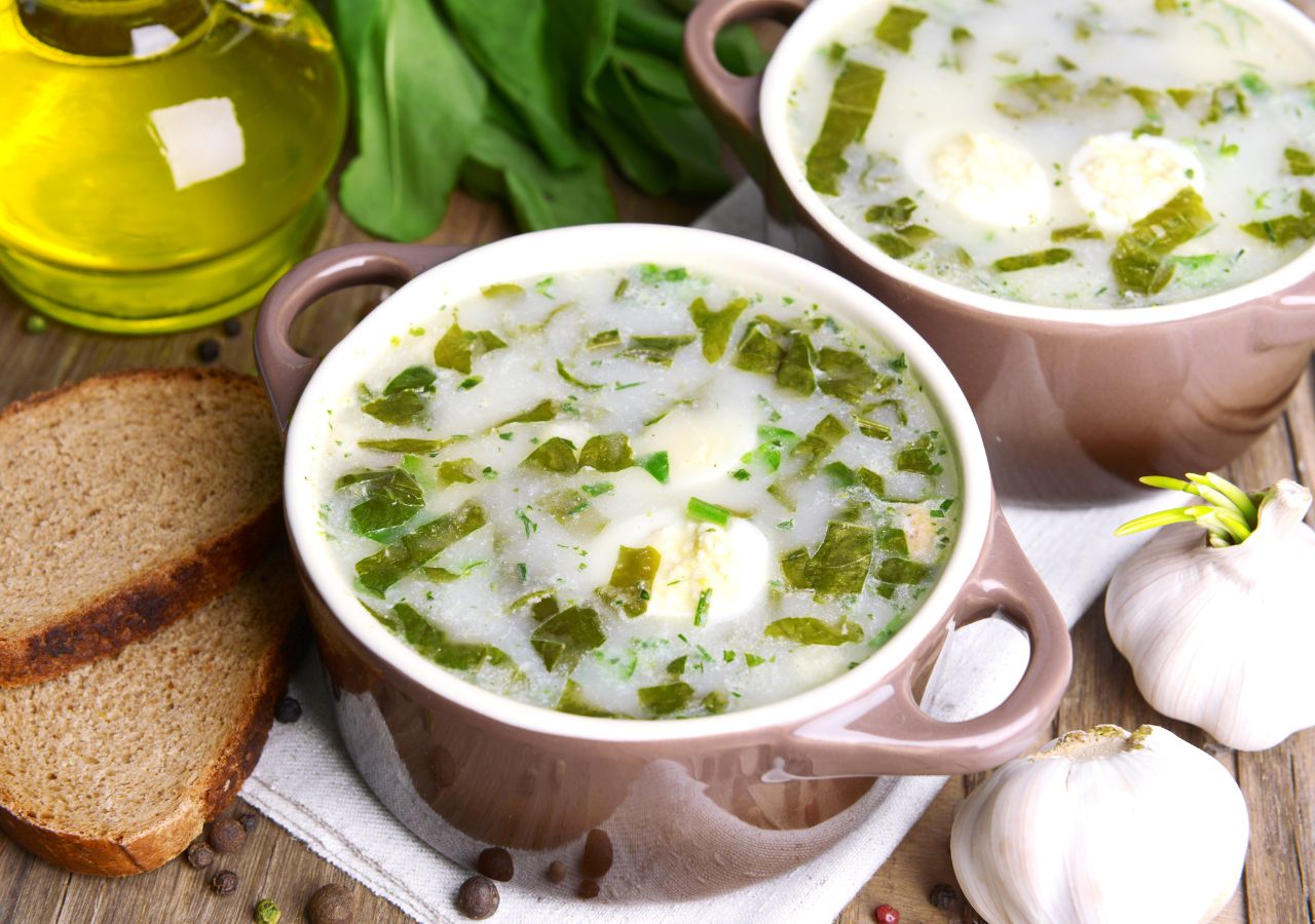 Zupa szczawiowa zabielana śmietaną