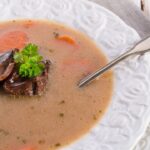 Wigilijna zupa grzybowa z suszonych grzybów